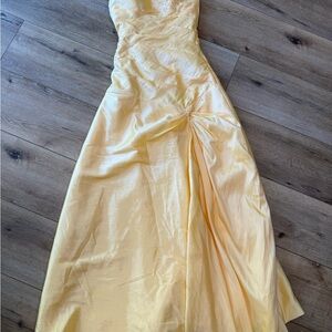 Elegant Yellow Evening Gown